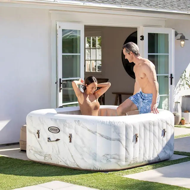 Jacuzzi Insuflável Calacatta 4 Lugares – Jatos de Zona Dupla e Esterilizador de Sal
