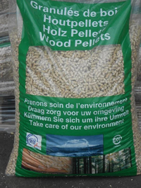 PELLETS DIN Pellets de Madeira Certificados ENplus A1 Palete 65 Sacos x 15 kg Elevado Poder Calorífico e Baixo Teor de Cinzas