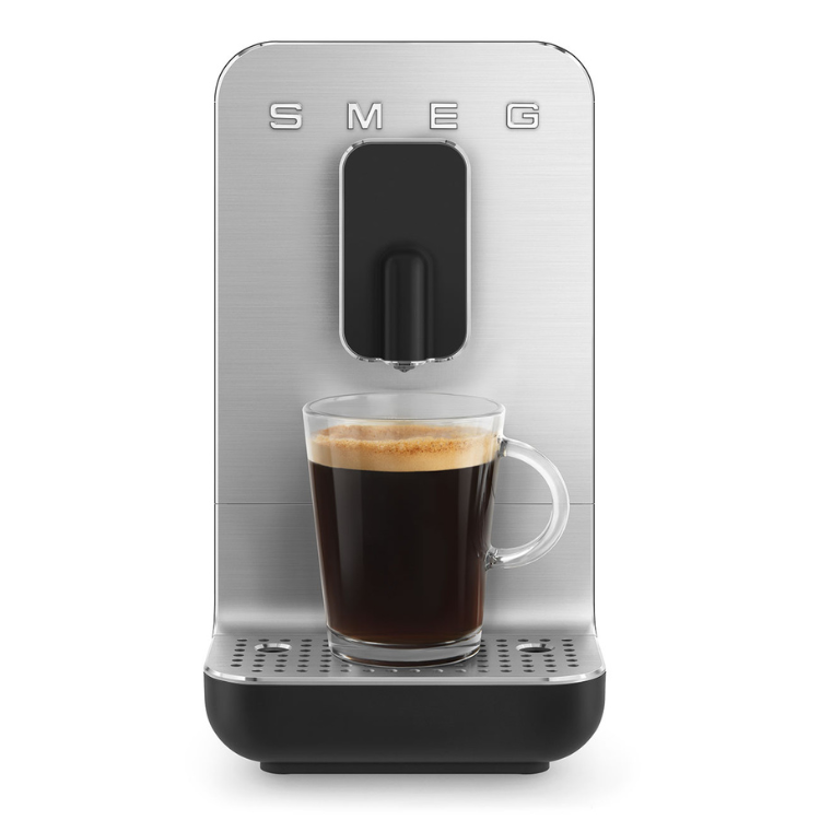 Máquina de Café Smeg Automática BCC11 Preto