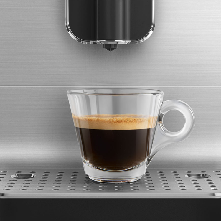 Máquina de Café Smeg Automática BCC11 Preto