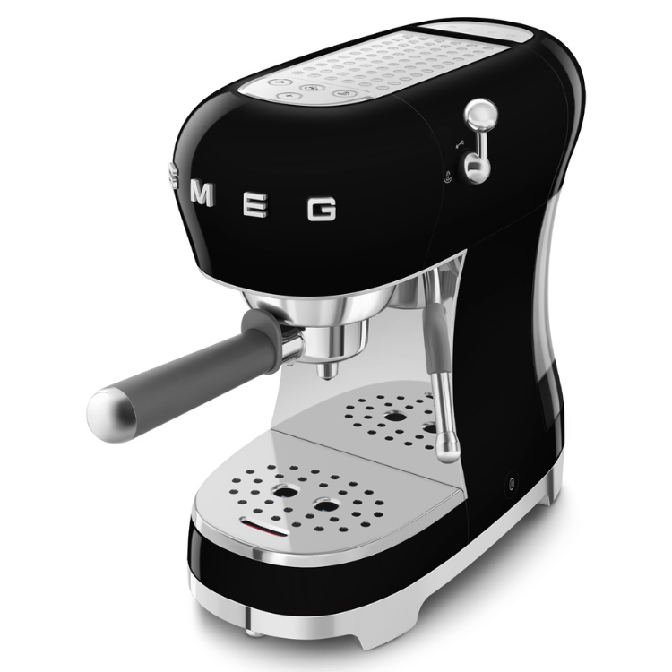 Máquina de Café Espresso Manual Smeg ECF02 Preto